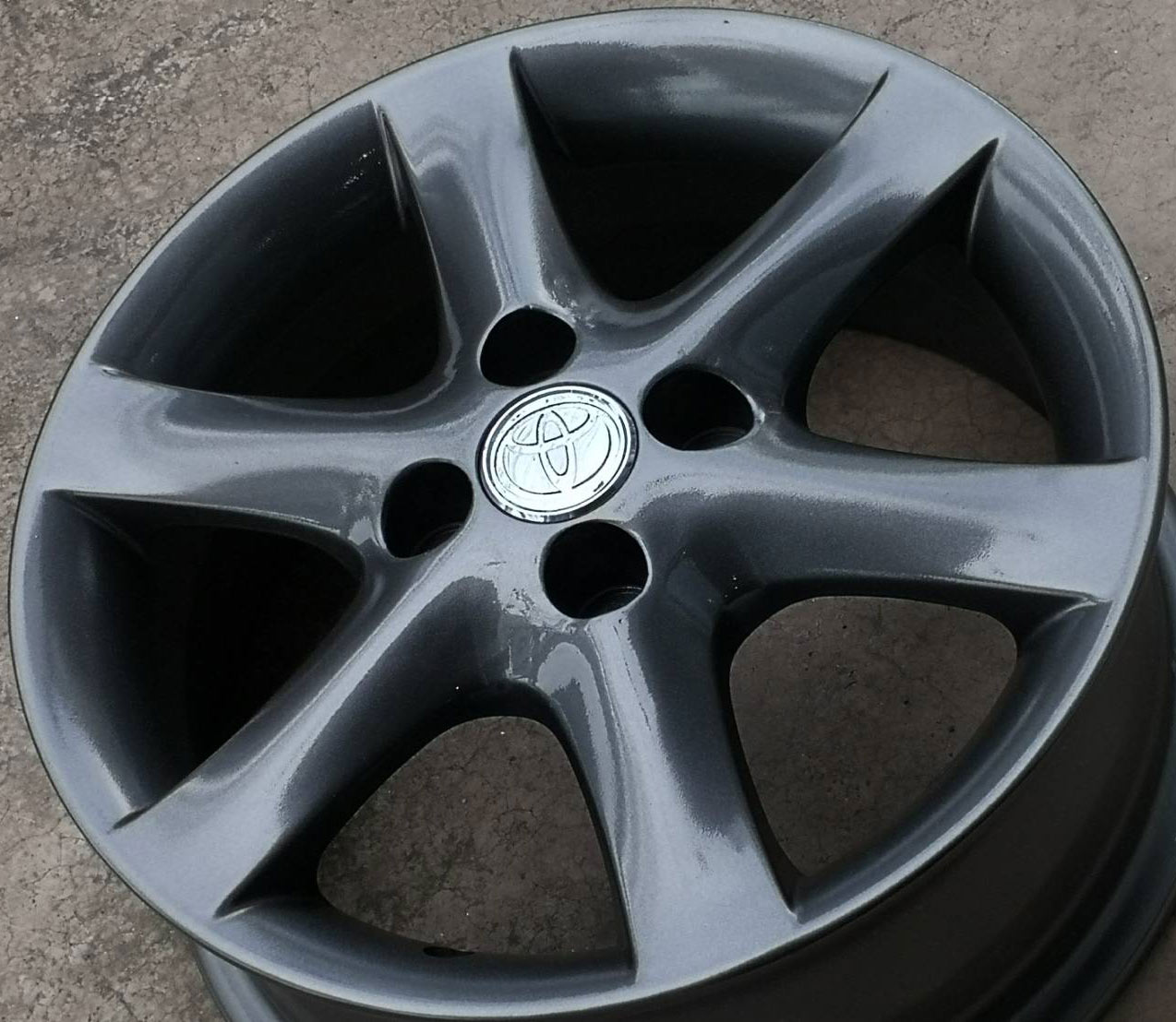 ล้อแม็ก ล้อแม็กมือสอง Toyota T6 4รู100 ET45 กันเมทาลิก 6-15นิ้ว(รามอินทรา)