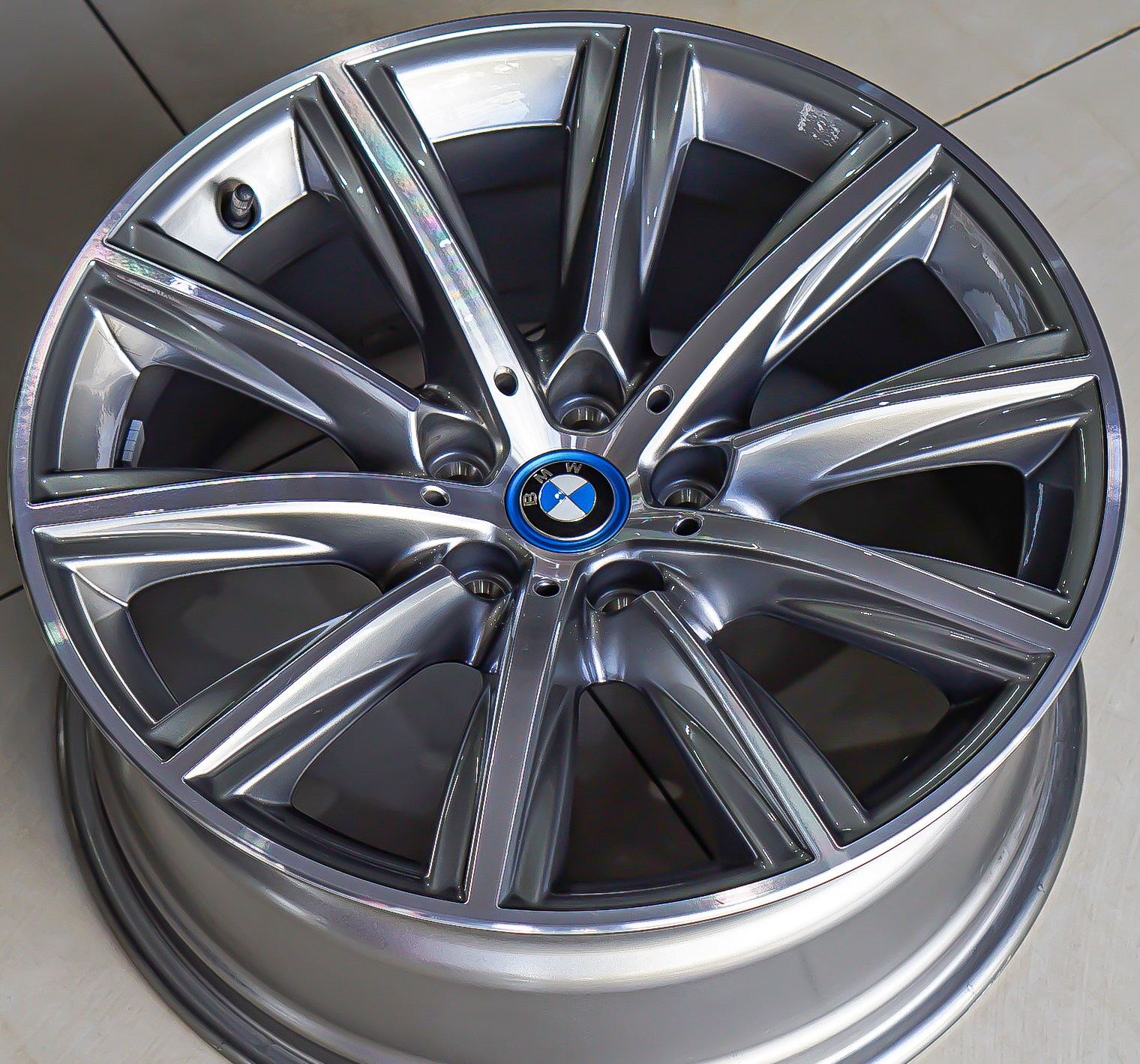 ล้อแม็ก ล้อแม็กมือสองแท้ห้าง BMW M5 5รู112 ET30 กันเมทาลิก 8-18นิ้ว(รามอินทรา)